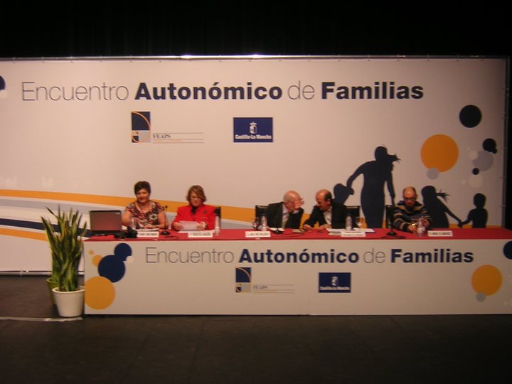 XVI encuentro autonómico de familias FEAPS de Castilla-La Mancha - mesa de ponentes